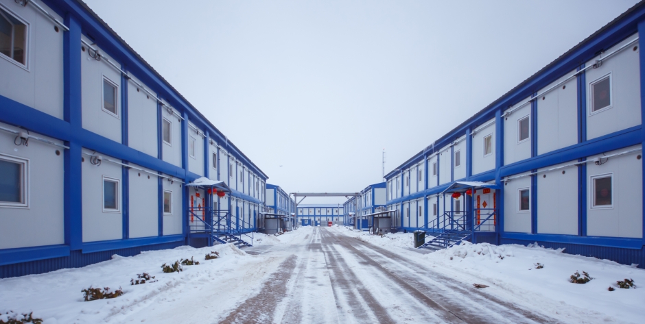 уплотнитель для стыковки в модульном городке на площадке газоперерабатывающего комплекса «Газпром» и «РусГазДобыча» в Усть-Луге Ленинградской области. уплотнитель для стыковки в модульном городке на площадке газоперерабатывающего комплекса «Газпром» и «РусГазДобыча» в Усть-Луге Ленинградской области.