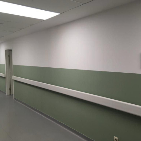 Поручень отбойник из ПВХ на алюминиевом профиле с резиновым амортизатором