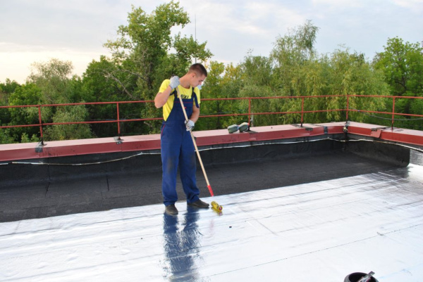 Инновационный сверхлегкий безбитумный самоклеящийся кровельный материал с безогневым методом монтажа