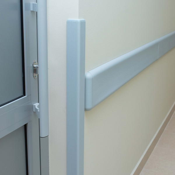 Накладка на  алюминиевом каркасе для защиты углов