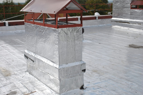 Инновационный сверхлегкий безбитумный самоклеящийся кровельный материал с безогневым методом монтажа